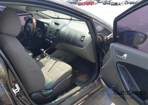 2017 Kia Forte Lx z USA, uszkodzony, nr VIN 3KPFK4A76HE108245